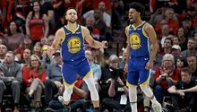 Warriors 'saca la escoba' y vence a Trail Blazers en tiempo extra