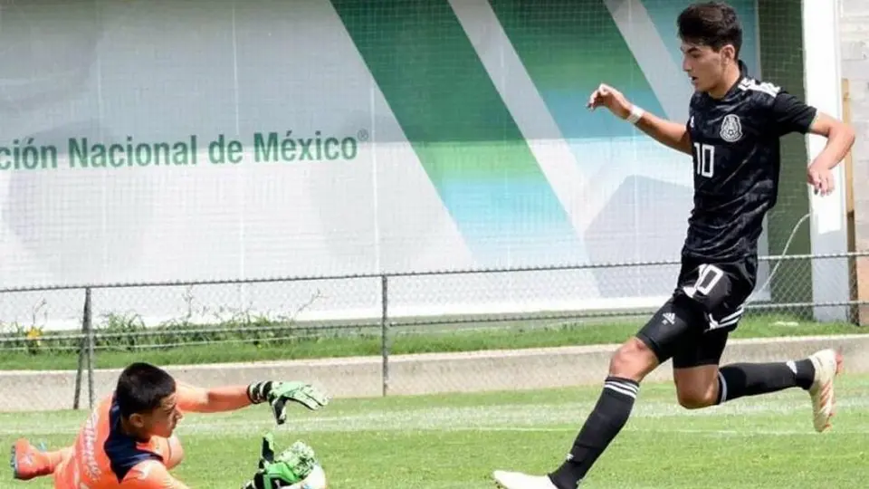 Hijo de Loco Abreu, goleador de Nordic Cup con Tri sub 16