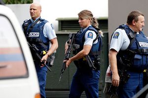 Hombre causa masacre en mezquita y lo transmite por Facebook