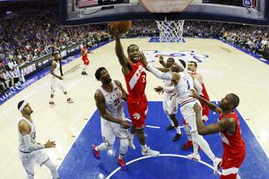 Raptors empatan serie ante 76ers con brillante actuación de Kawhi Leonard