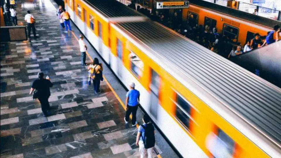 Explosión en metro Chabacano deja tres lesionados