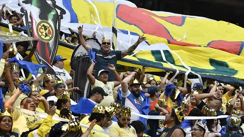 Seguidores de Cruz Azul son agredidos por aficionados del América