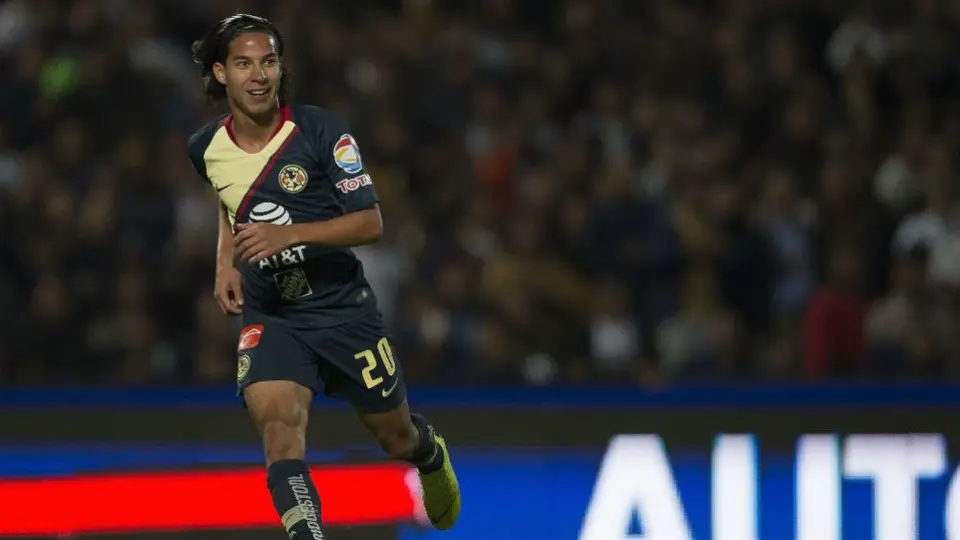 Diego Lainez supera pruebas médicas con el Betis