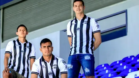 Toros de Celaya lanza camiseta en homenaje a Míchel