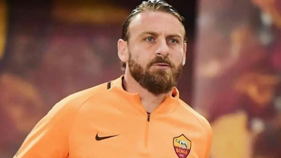 De Rossi provoca locura en fans de Boca Juniors al llegar a Buenos Aires