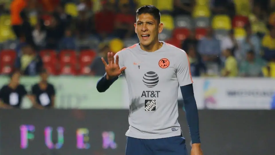 Edson Álvarez interesa al PSV, según periodista holandés