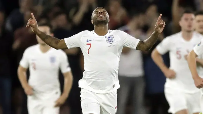 Sterling cae en desgracia: Sin equipo y bajo libertad condicional por posesión de sustancias prohibidas