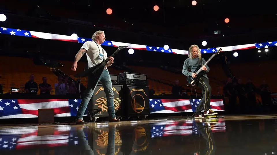 Metallica se luce con interpretación de himno de EU en Final de NBA