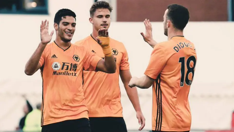 Raúl Jiménez superó los 50 goles en Europa al anotar doblete vs Crusaders