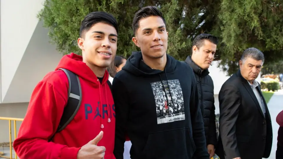 Carlos Salcedo hereda el '3' de Juninho en Tigres