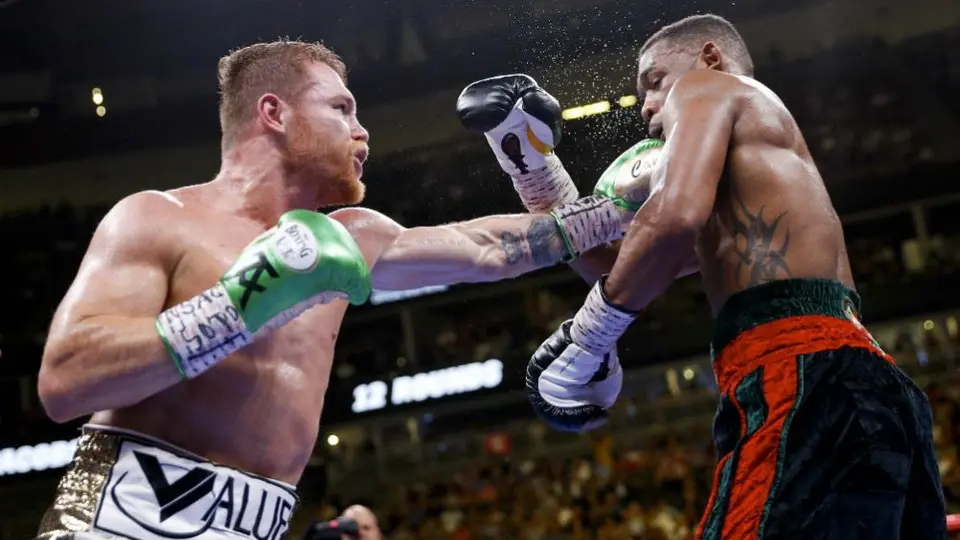 "Me quito el sombrero por Canelo": Jacobs