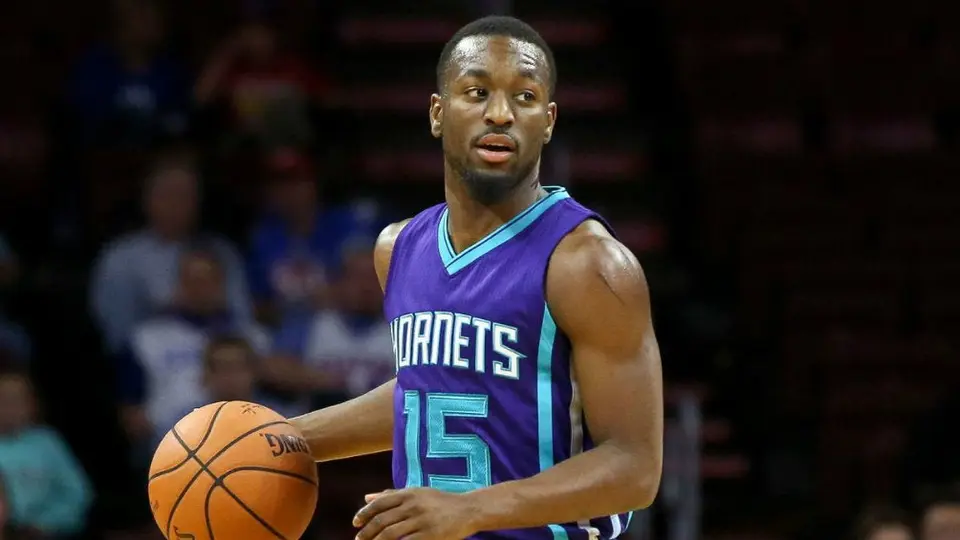 Kemba Walker sería el reemplazo de Kyrie Irving en los Celtics
