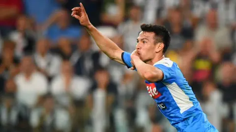 Chucky Lozano brilló por los mexicanos con debut de ensueño