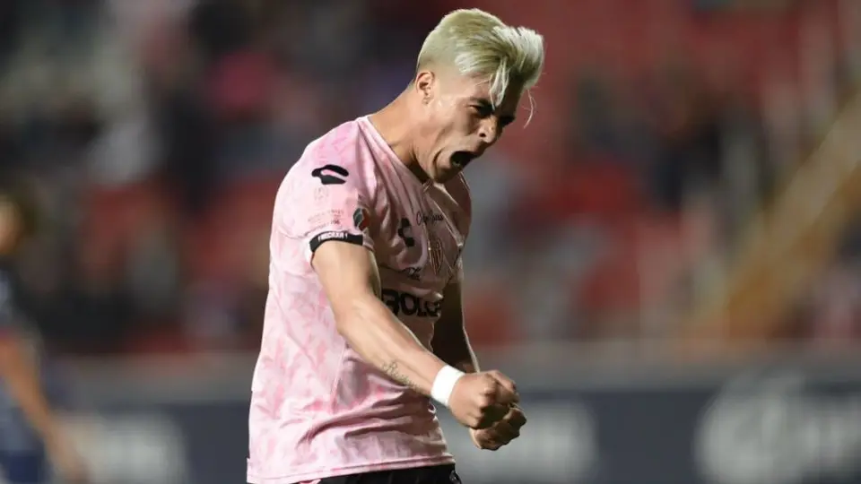 Necaxa hace oficial venta de Brian Fernández
