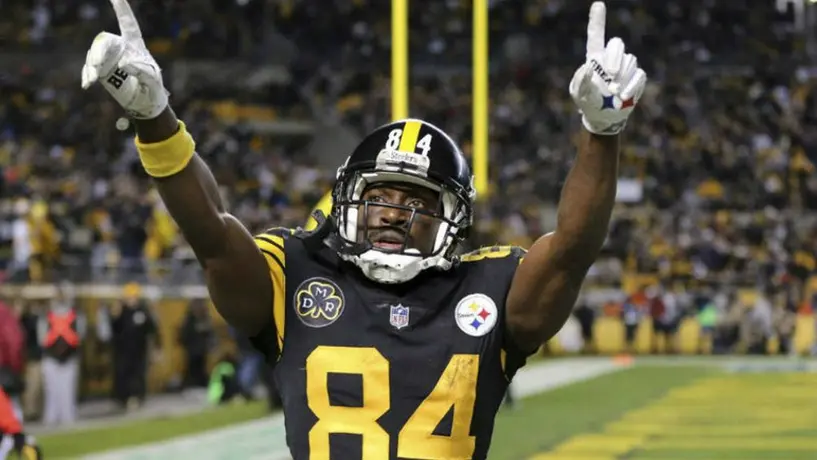 Antonio Brown anuncia su llegada a los Raiders