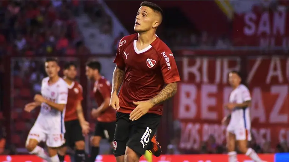 Independiente ofrecería a Fabricio Bustos para cubrir su deuda con América
