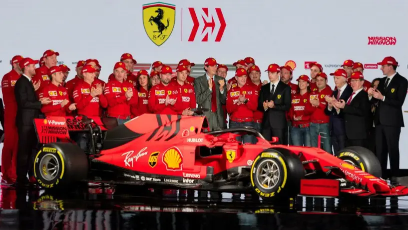Ferrari presenta nuevo monoplaza para competir con Mercedes