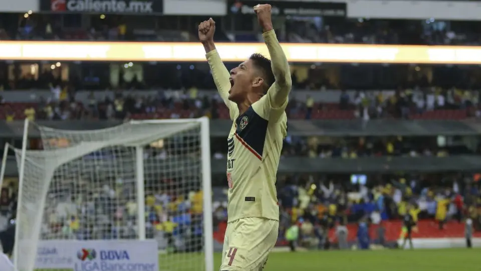 Seguidores de Wolves desean que Edson Álvarez llegue al club