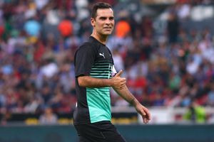 Rafa Márquez se transformó en Axl Rose en fiesta ochentera