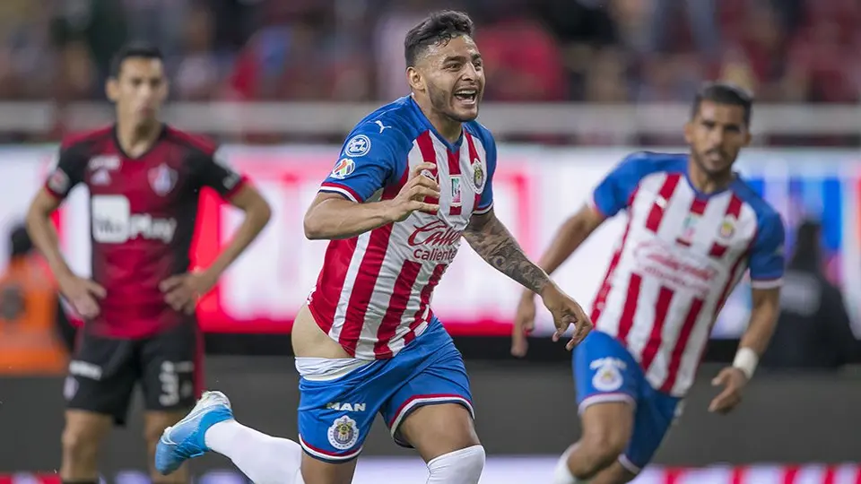 Alexis Vega se bajó el short en festejo ante el Atlas