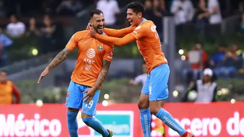 Edson Álvarez pelea en redes sociales con aficionado de Chivas