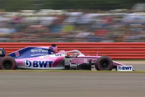 Checo Pérez largará decimoquinto en el GP de Gran Bretaña