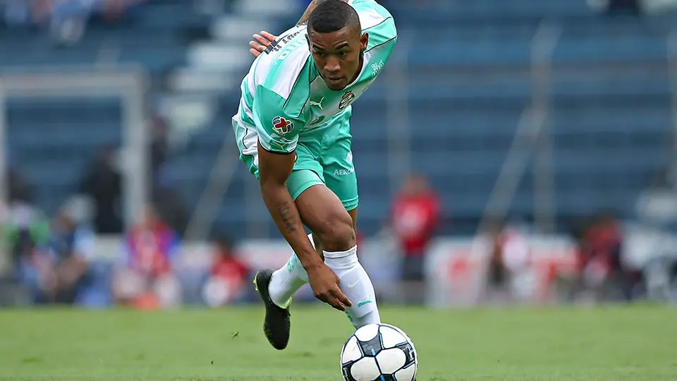 Veracruz exhibe con pruebas a Santos Laguna por caso Hinestroza