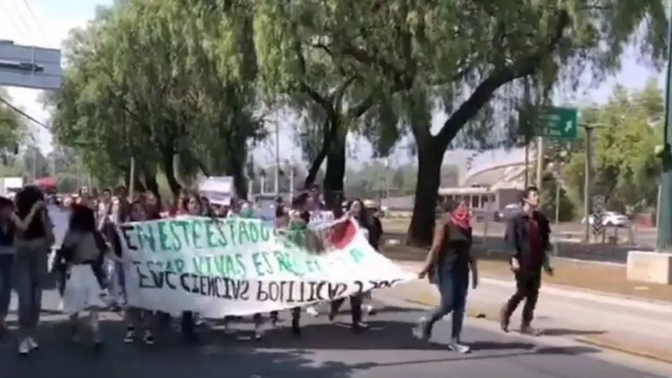 Alumnos de la UNAM marchan para exigir justicia por muerte de Aideé