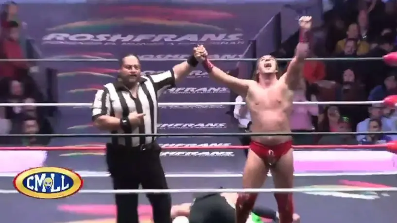 Niebla Roja avanza a la Final por el cetro Universal del CMLL