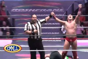 Niebla Roja avanza a la Final por el cetro Universal del CMLL