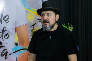 Reyli compuso 'nuevo himno' de Chivas pese a ser fan de Cruz Azul