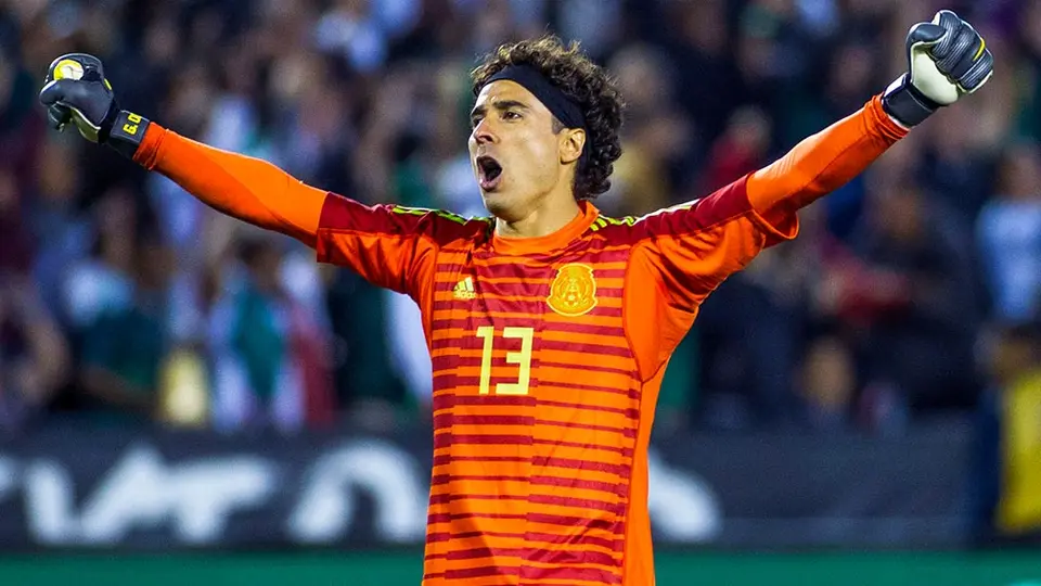 Memo Ochoa aprovechó para trollear a Guardado con el filtro de mujer