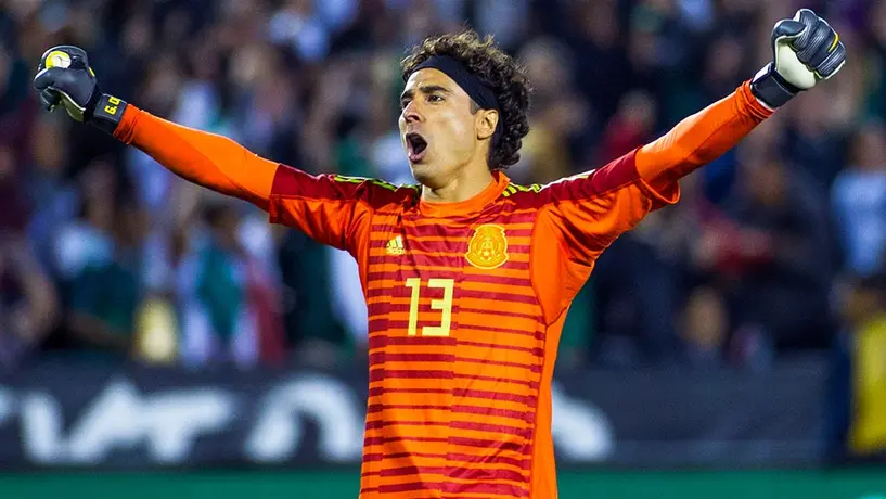 Memo Ochoa aprovechó para trollear a Guardado con el filtro de mujer