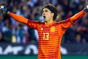 Memo Ochoa aprovechó para trollear a Guardado con el filtro de mujer