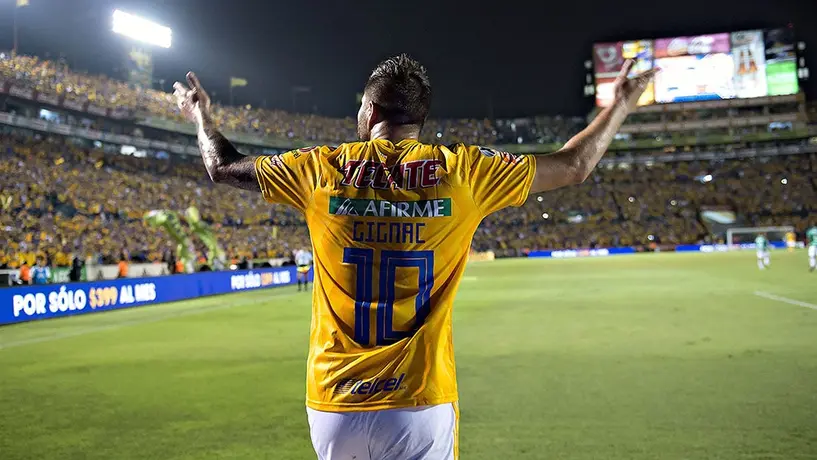 La Sonora Dinamita ameniza descanso de la Final entre Tigres y León 
