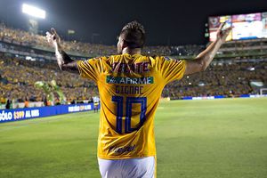 La Sonora Dinamita ameniza descanso de la Final entre Tigres y León 