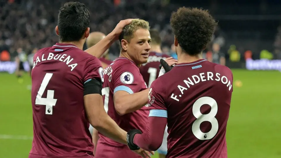 Chicharito anota su gol 50 en la Premier League