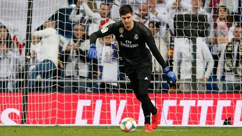 Modelo española acusa a Courtois de 'ojo alegre'