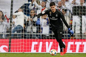 Modelo española acusa a Courtois de 'ojo alegre'