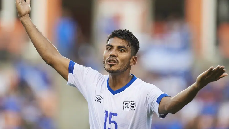 Jugador del Salvador hizo ruleta 'a lo Zidane' en Copa Oro