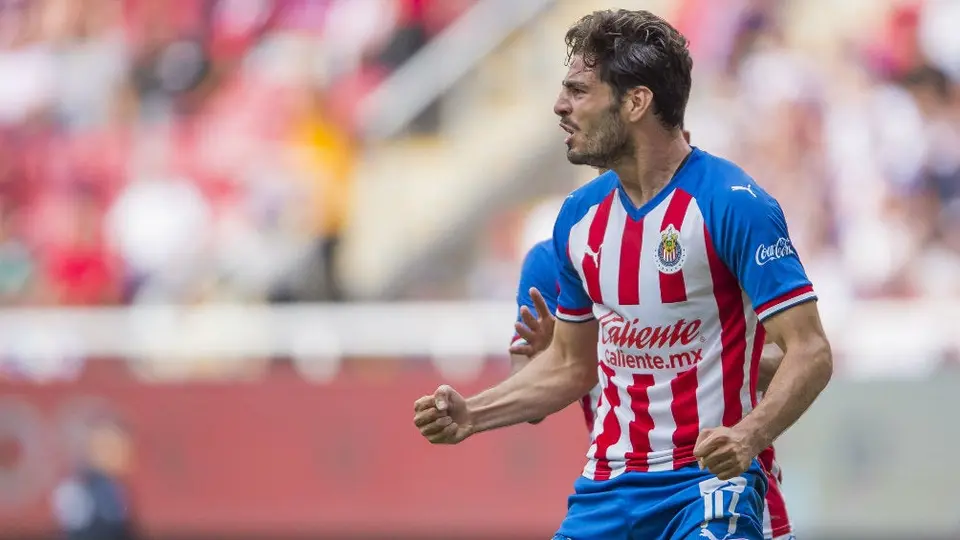 Pollo Briseño venció a Marquise Goodwin en reto combinado de futbol y NFL