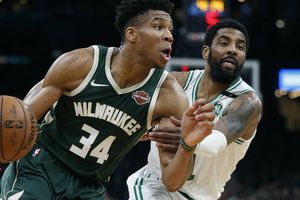 Bucks derrota a Celtics y se pone adelante en la serie