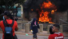 Hondureños prendieron fuego frente a la embajada de Estados Unidos