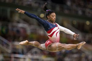 Simone Biles, consternada por las víctimas y la detención de su hermano