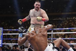 Joshua 'derrotó por nocaut' a Andy Ruiz en ganancias tras el combate