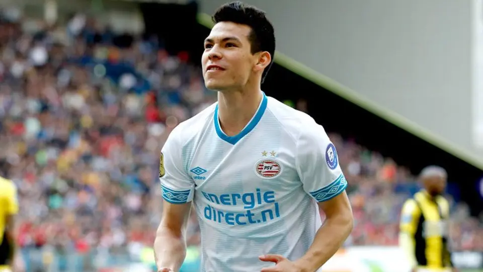 Chucky Lozano hace espectacular túnel en comercial