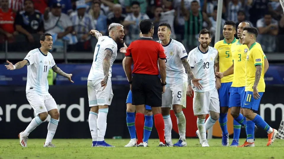 AFA lanza indirecta al VAR tras eliminación de de Copa América
