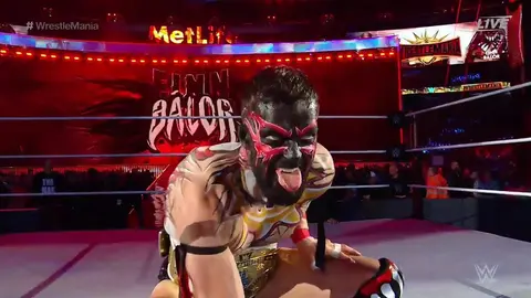 Finn Bálor recupera el campeonato Intercontinental en WM 35