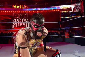 Finn Bálor recupera el campeonato Intercontinental en WM 35