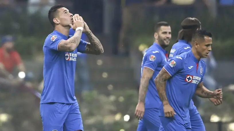 Fans de Cruz Azul ponen a Ludovico como foto de perfil en apoyo al equipo